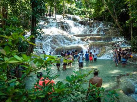 DUNN’S RIVER FALLS