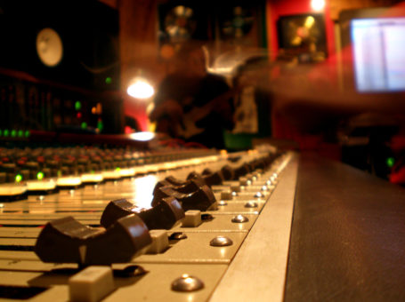 TUFF GONG RECODRING STUDIO